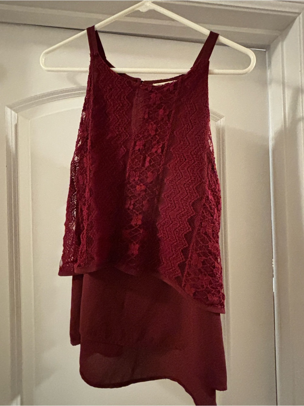 Monteau Lace-Trim Sleeveless Tank in Wine